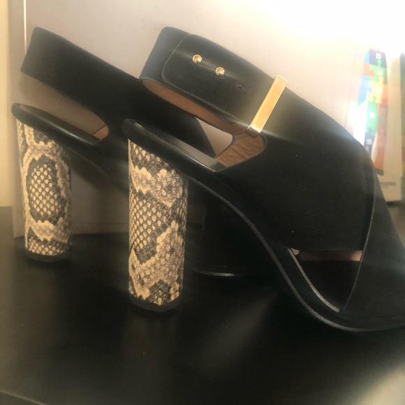 BCBG MAXAZRIA black shoes. Come with a dust bag - Picture 4 of 6